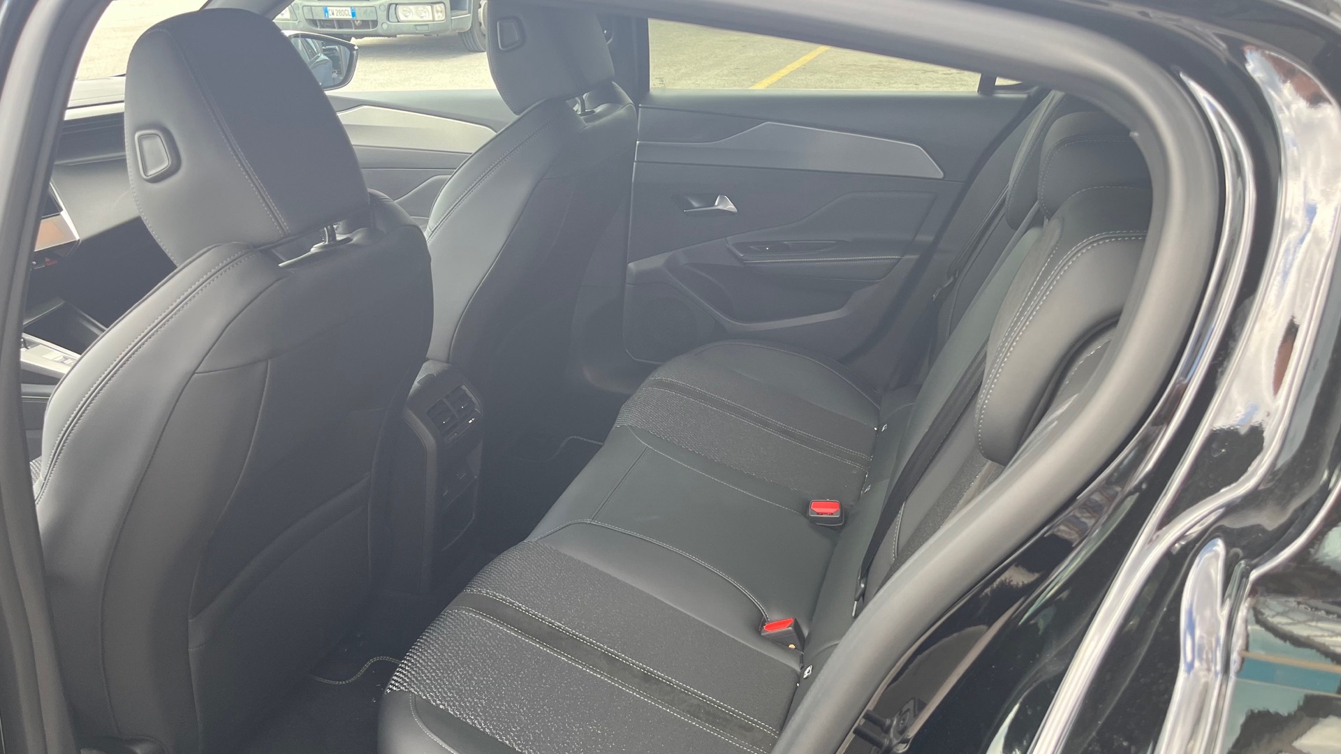 PEUGEOT 308 GT HYBRID 145 cv - miniatura 9